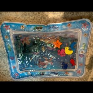 Tummy time water mat